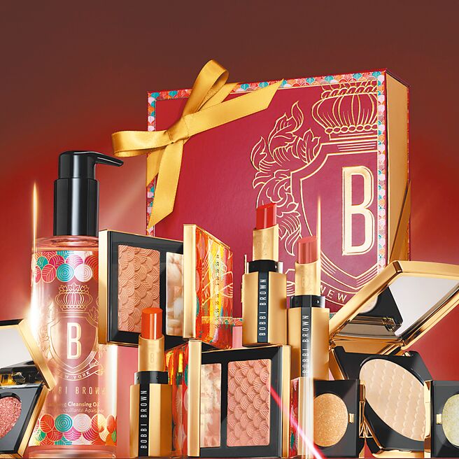 新光三越节庆限定BOBBI BROWN幸运光采双色颊彩盘，推荐价2200元。（新光三越提供）