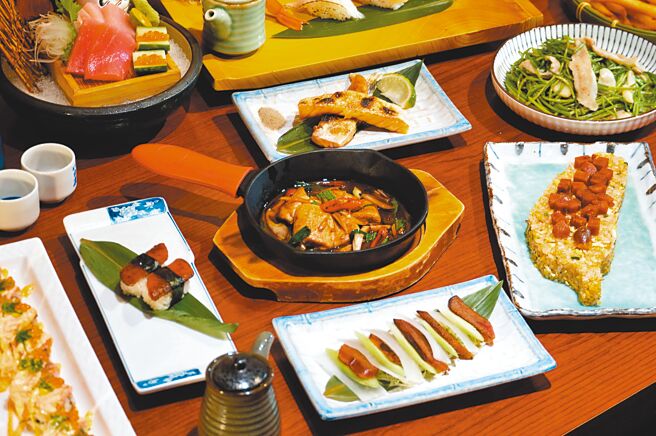 日料店「狗一下居酒食堂」即起推快閃「烏金季」，以雲林口湖鄉新鮮直送的烏魚子、烏魚膘入菜，推4款季節菜色（見圖），首推限定「蒜香烏魚膘」，魚膘嫩如豆腐加濃郁醬汁十分下飯。（馬辣集團提供）