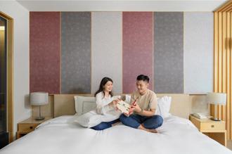 礁溪長榮鳳凰「十來運轉專案」開訂 入住享雨揚親算詳批命書與能量紫水晶