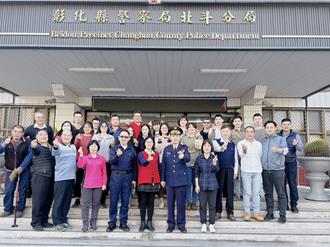 服務52年從童工當到工友「芳姐」 歷經34位警分局長今退休