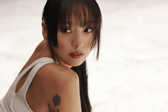 44岁国民妖精原相机素顏自拍 「鱼尾纹炸裂」网反应一面倒