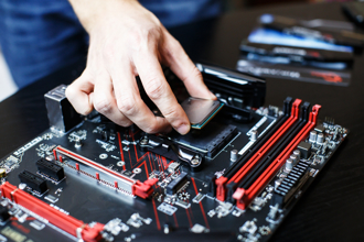 比羊還慘 他送修電腦「整台被換成二手貨」 店家回應被噓爆：讓你紅