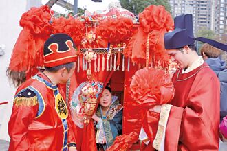 极简又省钱 陆青三无婚礼正夯