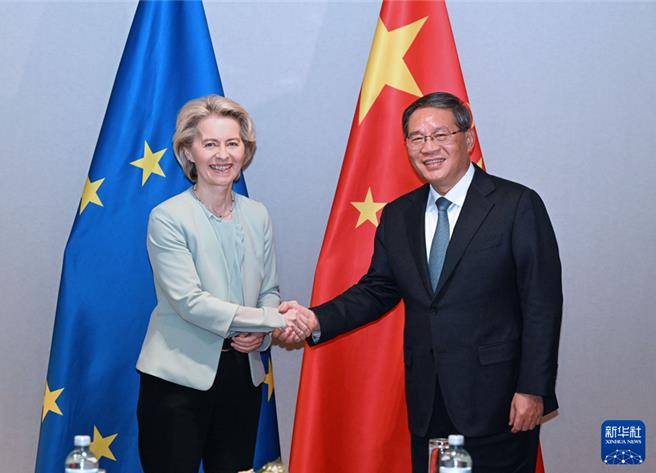 即時╱大陸國務院總理李強當地時間16日下午在瑞士達沃斯出席世界經濟論壇2024年年會期間會見歐盟執委會主席范德賴恩。（新華社）