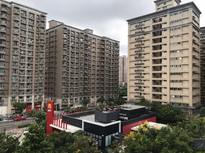 新北市府统计2022至2023年上半年，新北市65岁以上银髮购屋偏好地点淡水区。(图/信义房屋 提供)