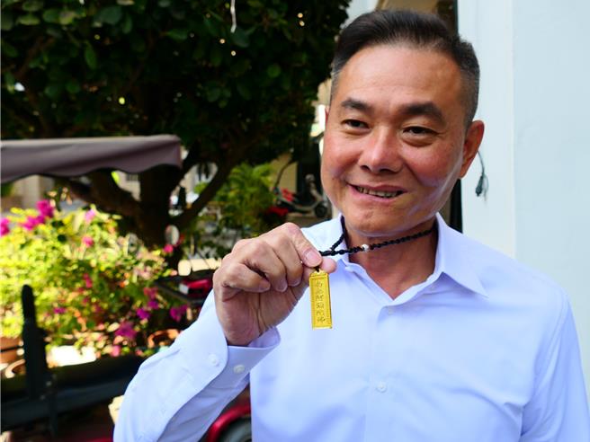 云林县虎尾镇长丁学忠当选云林海线立委，17日表示除忙谢票，还要还愿、辅选、推动政见，投票日当天他佩载广心法师所赠「南无阿弥陀佛」项炼去投票，结果顺利当选，一定要回去还愿。（本报资料照片）