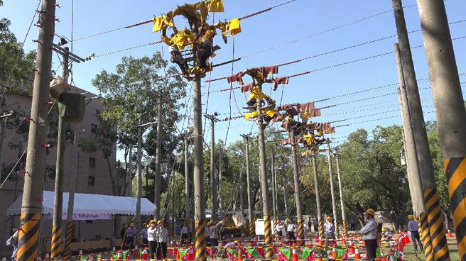 台电第56届技能竞赛17日在高雄训练中心揭开序幕（图片来源：记者 赖君欣 摄）
