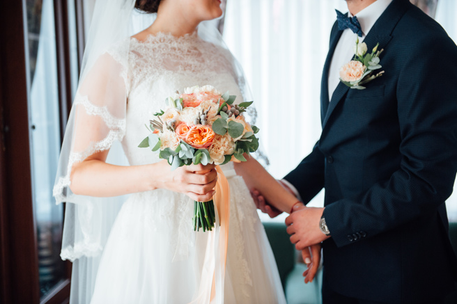 女網友透露，男友主動說若尾牙中獎兩人就結婚，但對方公司有近千人，中獎機率非常低，讓她想知道對方到底是什麼心態。（示意圖：shutterstock／達志）