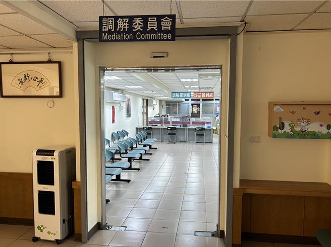 台中市议员陈俞融表示，台中调解受理件数车祸损害赔偿、伤害事件占超过9成，显示台中车祸案件居高不下。（陈俞融提供／张亦惠台中传真）