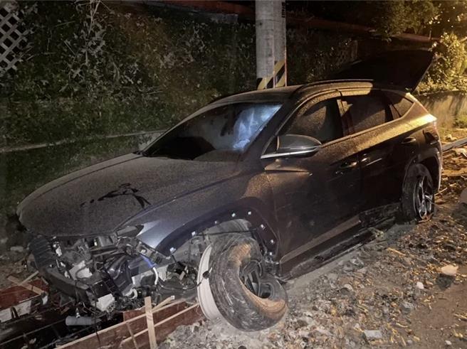 花莲凤林分局翁姓员警酒驾肇事，一度推给妻子，遭移送法办。（民眾提供）