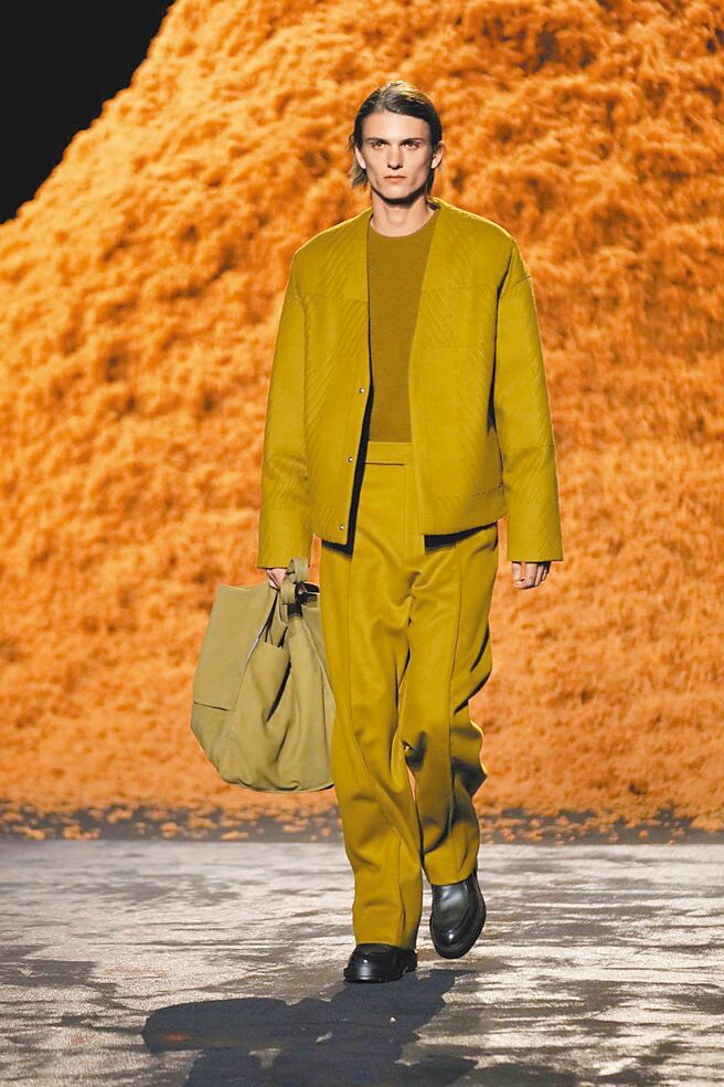 Zegna 2024秋冬男装系列从品牌经典西装轮廓中汲取灵感。（美联社）