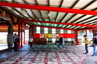 竹北華興宮被控佔公園蓋違建 縣府已會勘待廟方說明