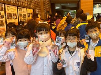 好有爱！板桥国小学童捐奖金 回馈校犬娘家买罐罐