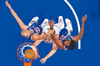 NBA》MVP交鋒 恩比德力壓約基奇