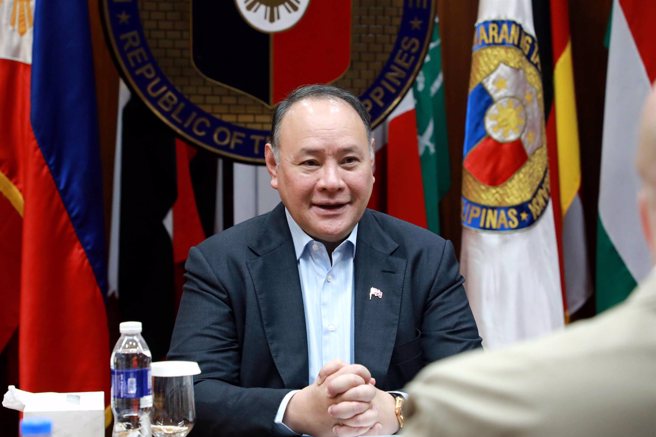 菲律宾国防部长特奥多罗公开指责中国外交部发言人毛寧对菲国总统小马可仕的评论「低级粗俗」、「侮辱菲律宾总统和菲律宾民族」。（图／菲律宾国防部）