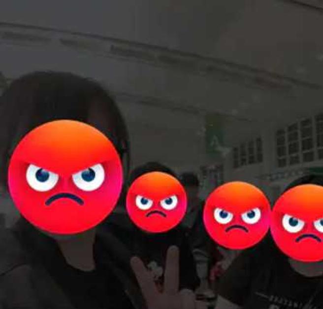 4个人都恰巧被抽中门票。（图／翻摄自Dcard）