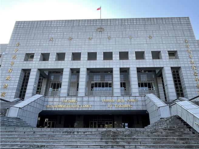 彰化县杨姓男子驾车以破百时速行驶，撞死骑电动自行车王姓男子，彰化地院依过失致死判刑6月，检方不服上诉，二审法官认杨男迄今仅赔偿被害家属8万元，改判8月有期徒刑。（王煌忠摄）