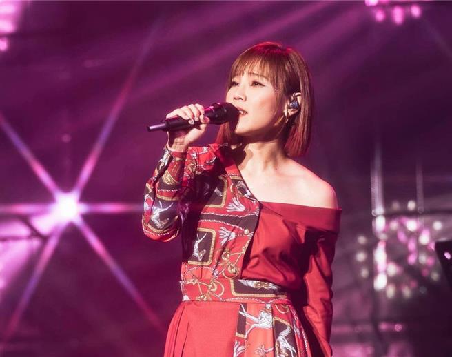 李佳薇将于3月3日在台北Legacy举办演唱会。（翻摄李佳薇IG）