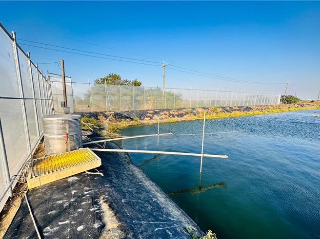 漁業署表示，為保障養殖漁民生命財產安全，呼籲養殖業者在寒流期間要加強寒害防範措施。（漁業署提供／李欣恬台北傳真）