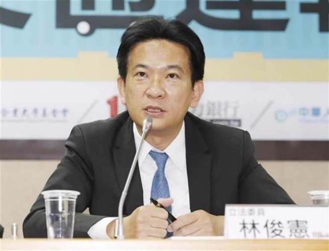 谁在打假球？ 绿委喊话民眾党：别再拿国会改革当遮羞布。（本报资料照片）