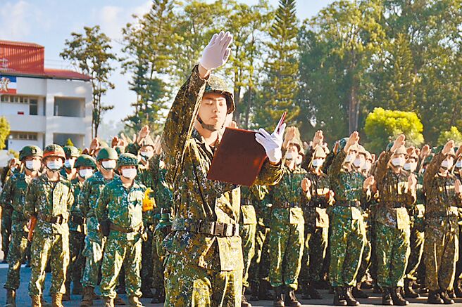 軍公教加薪，義務役也受惠，二兵可望加薪1030元。圖為陸軍步兵第101旅常備兵役訓練。（軍聞社）