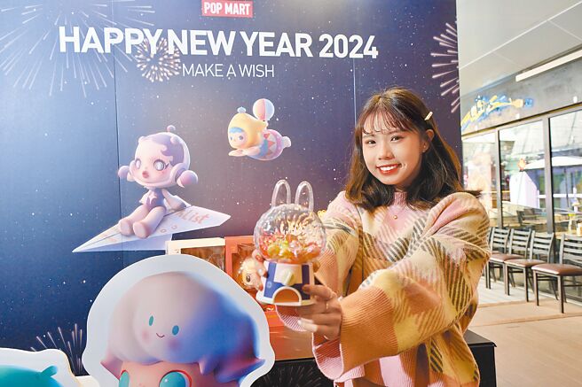 Global Mall新北中和店「POP MART泡泡玛特」快闪，百款公仔盲盒任君挑选。（Global Mall提供）