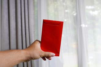 尾牙不辦了！霸氣老闆「1人發1萬」員工嗨翻