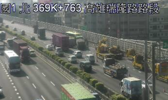駕駛注意！國1南下瑞隆路段「4大車」追撞   車流回堵5公里