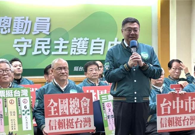 被指衔赖清德命协助国会龙头改选，卓荣泰澄清表示，两人都未介入。资料照