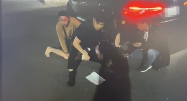 警方在台东逮捕集团共犯。（读者提供／曹婷婷台南传真）