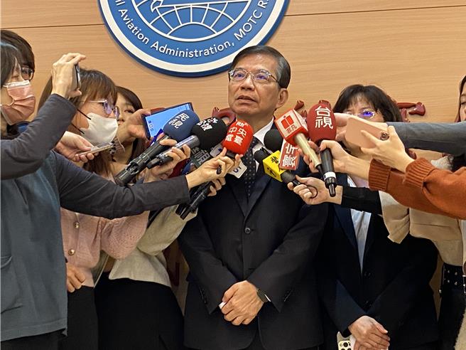 交通部长王国材（中）。（陈佑诚摄）