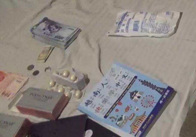 警方查扣证物。（图 / 刘咏韵翻摄）