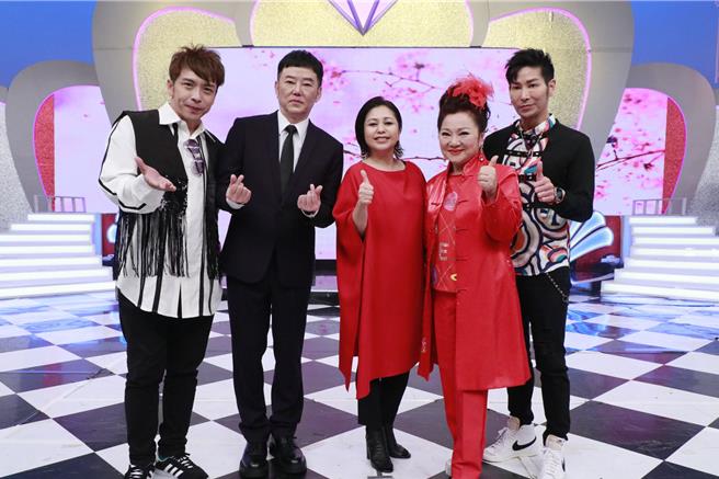 東諺（左起）、陽帆、夏川里美、白冰冰、阿文。（中視提供）