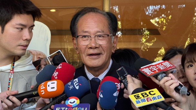 立委陈超明19日岀席不分区立委当选人韩国瑜的餐叙。（姚志平摄）