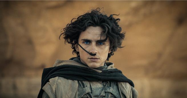 提摩西夏勒梅在《沙丘》中角色吃重。（華納兄弟提供）