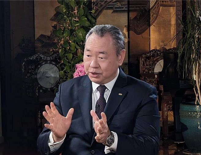 驻美代表俞大㵢日前于华府双橡园接受专访。（驻美代表处提供）