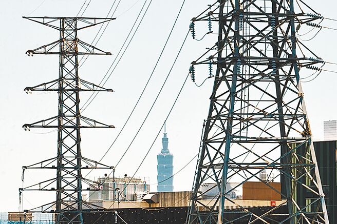 全台去年用电量创下歷史第三高，但多方预期的缺电并未发生，这是因为经济状况不佳，用电量出现负成长。图／本报资料照片