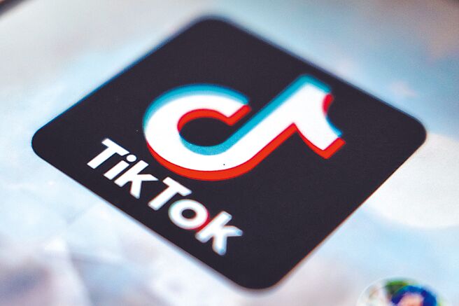 「抖音」社群软体被视为是认知作战的高速公路，对年轻族群影响甚大。（美联社）