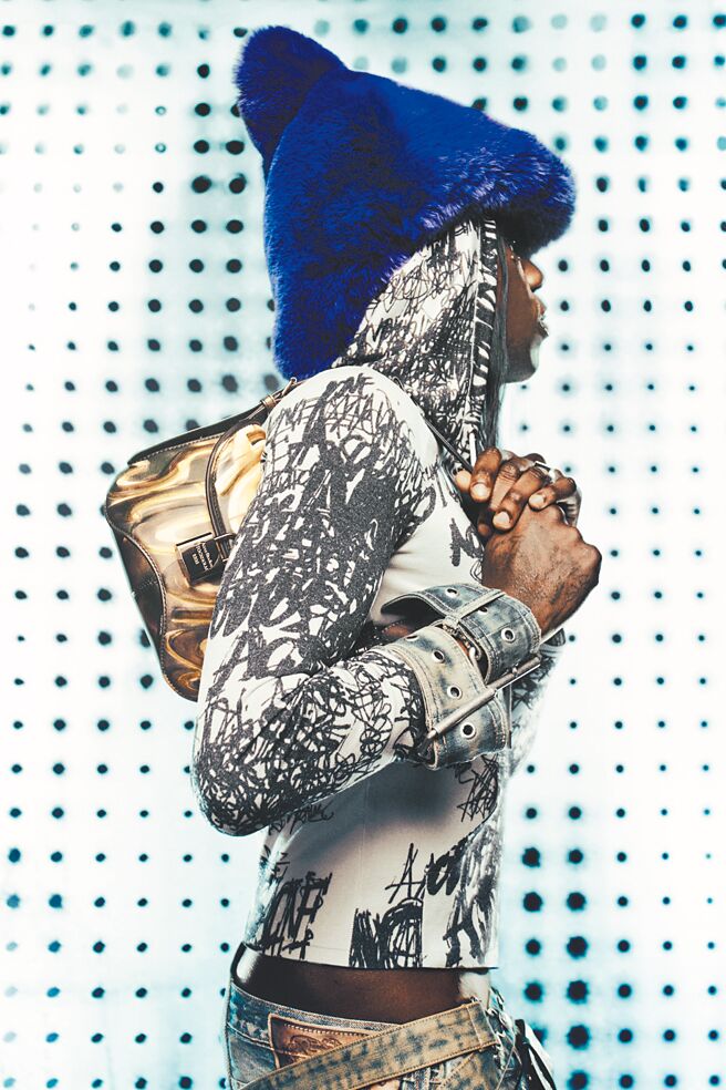 搖滾與華麗感，是本季的兩個重要關鍵字。（Acne Studio提供）