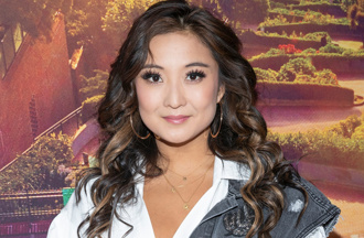 《艾蜜莉在巴黎》女星敗血性休克送醫 「戴呼吸器」意外洩新戀情