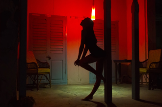 超凶正妹陪聊月赚95万 「不是真人」每月收20多人求婚