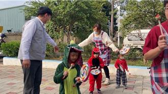 嘉義市府送暖至晨光 加碼加菜金助孩子健康長大