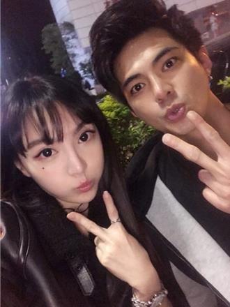 男星迎40歲生日跟老婆討重機 一句話讓他心寒：不被愛了