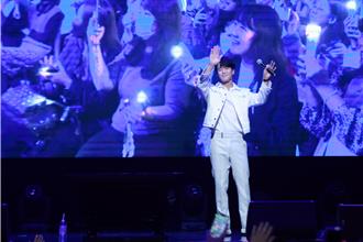 河锡辰献唱〈月亮代表我的心〉 被台粉逼哭喊「《魔鬼的计谋》后首次流泪」