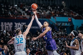 PLG》26分大逆轉平紀錄！艾夫伯領攻城獅逆襲富邦勇士