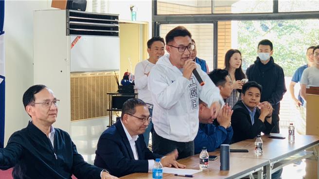 国民党作为国会最大党由不分区立委韩国瑜及立委江启臣表态角逐正、副立法院长，引发立委傅昆萁不满，更指江2年后可能竞选台中市长，如何兼顾副院长？江启臣今天回应，不要一天到晚想选举。（张亦惠摄）