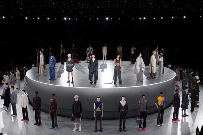 Dior 2024男裝秋冬大秀，以芭蕾舞而生。（Dior提供／黃唯淯台北傳真）