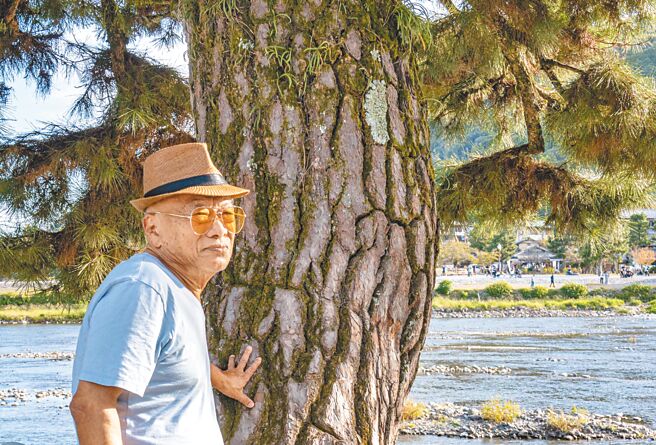 凌峰现在的生活过得惬意。（凌峰提供）