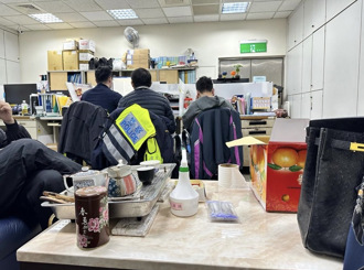 惨遭超哥锁喉痛扁 Toyz出院秒告「杀人未遂」4罪