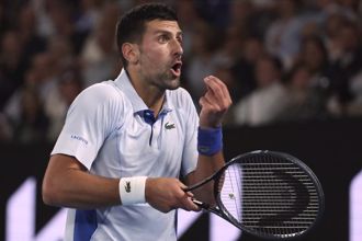 澳网》乔帅连续晚场纪录中断 开赛连拿13局痛宰对手